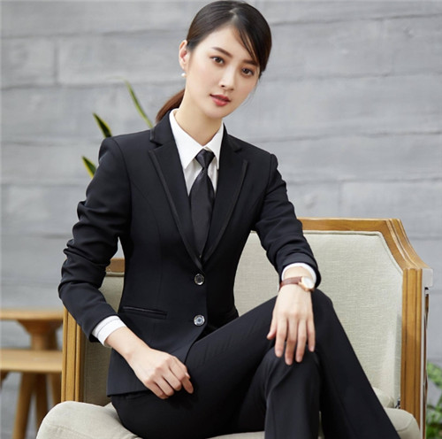 西服通常選用哪些材質(zhì)制作？