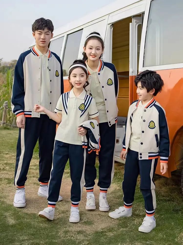 中小學(xué)運動校服藏藍(lán)白配色