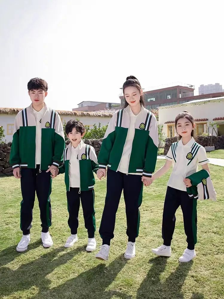 中小學(xué)運動校服白綠配色