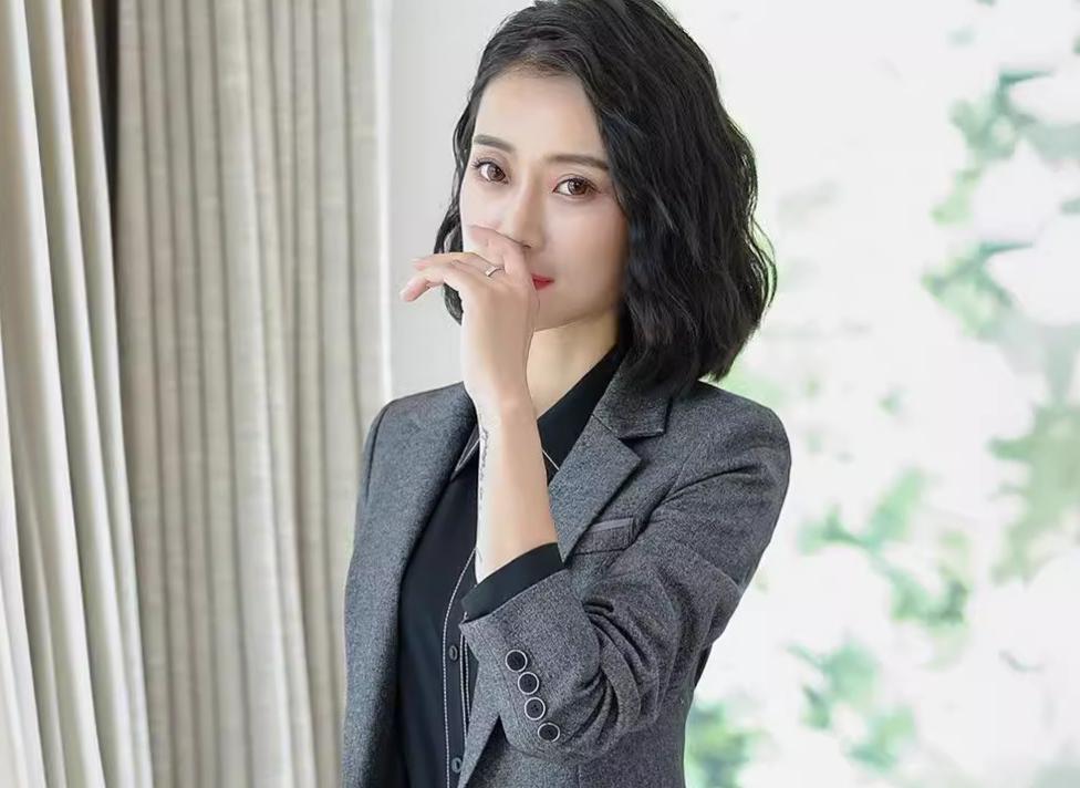 告別不合身煩惱，哈爾濱雅比斯西服定制讓你穿出專屬氣場